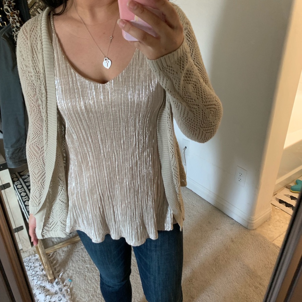 4 for $20! Metallic flowy blouse